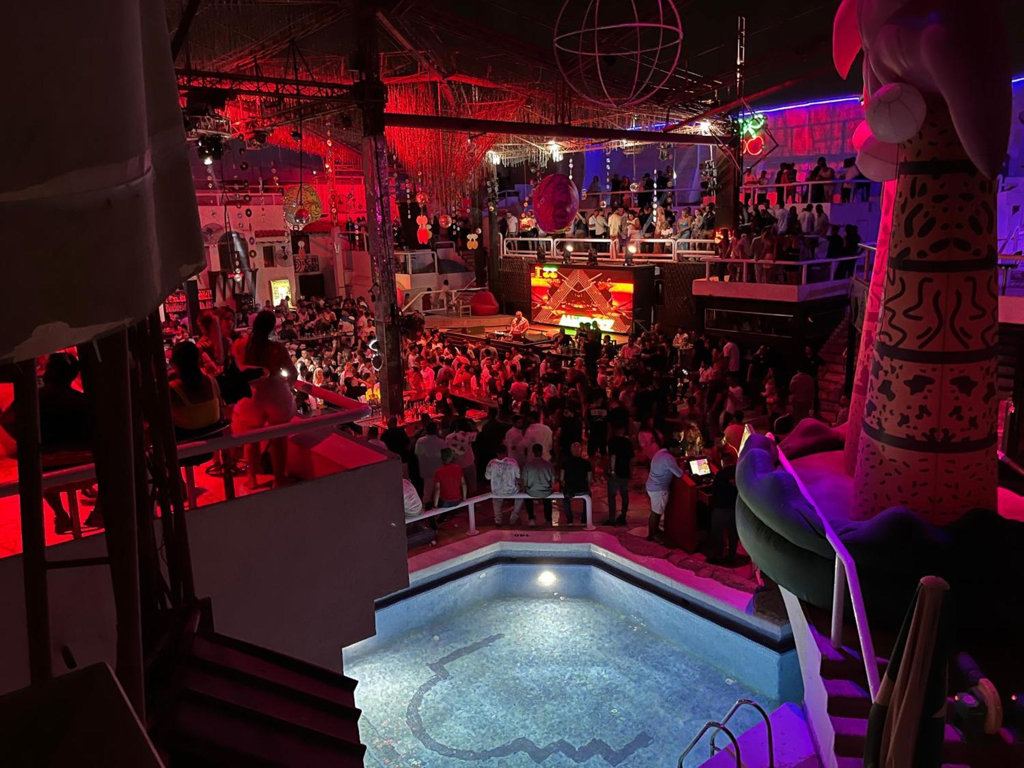 לינה וארוחת בוקר Sanafir - El Pacha - Adults Only